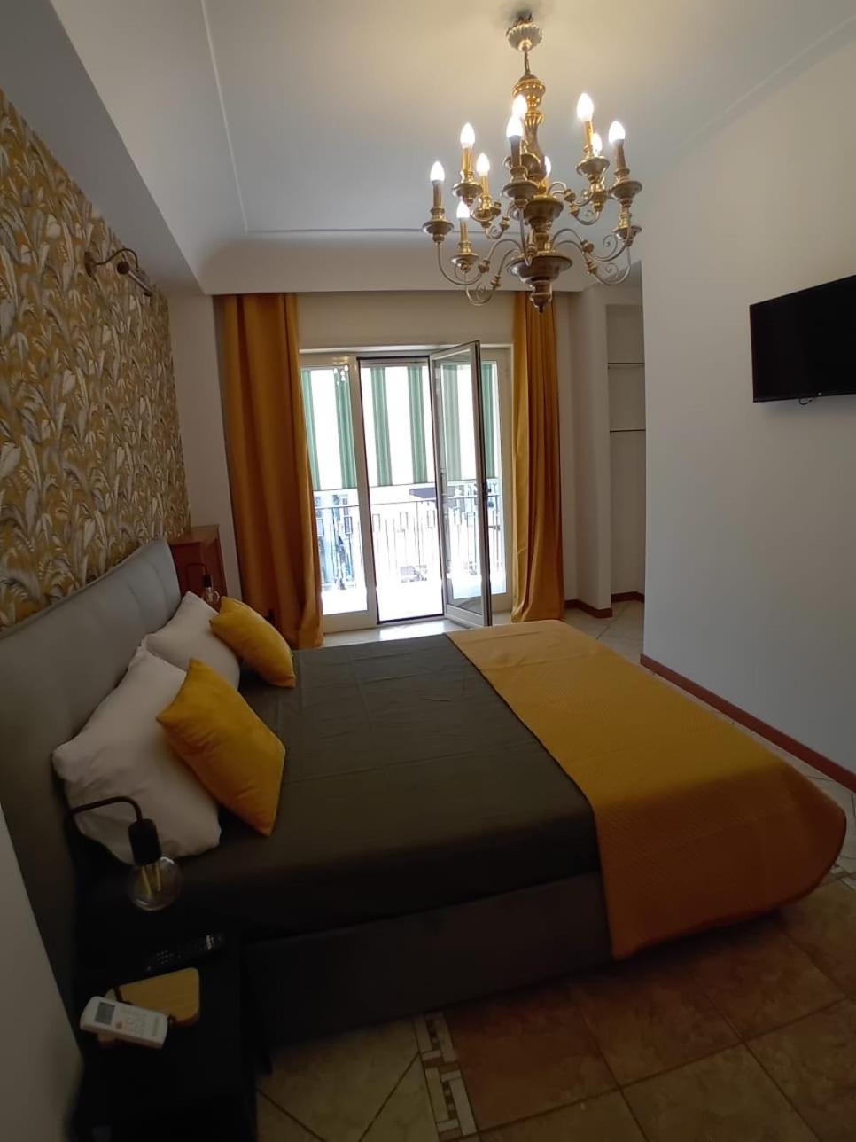 Reginella House Hotel Napels Buitenkant foto