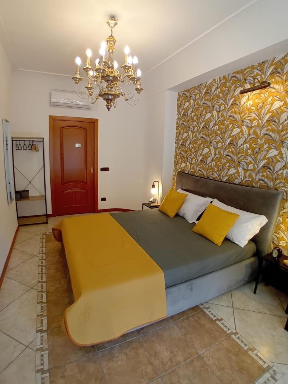 Reginella House Hotel Napels Buitenkant foto