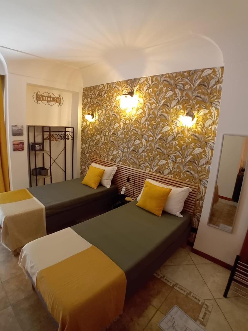 Reginella House Hotel Napels Buitenkant foto
