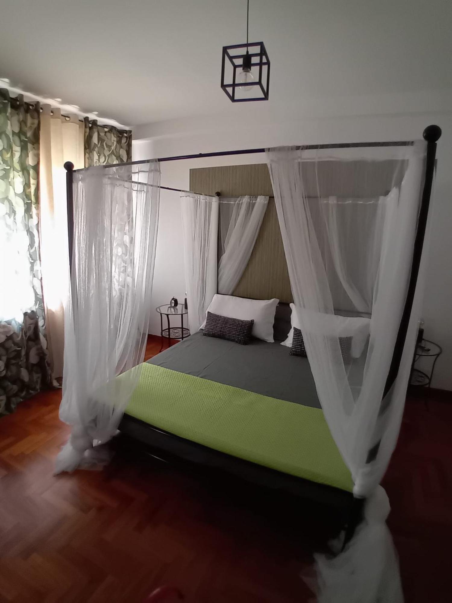 Reginella House Hotel Napels Buitenkant foto